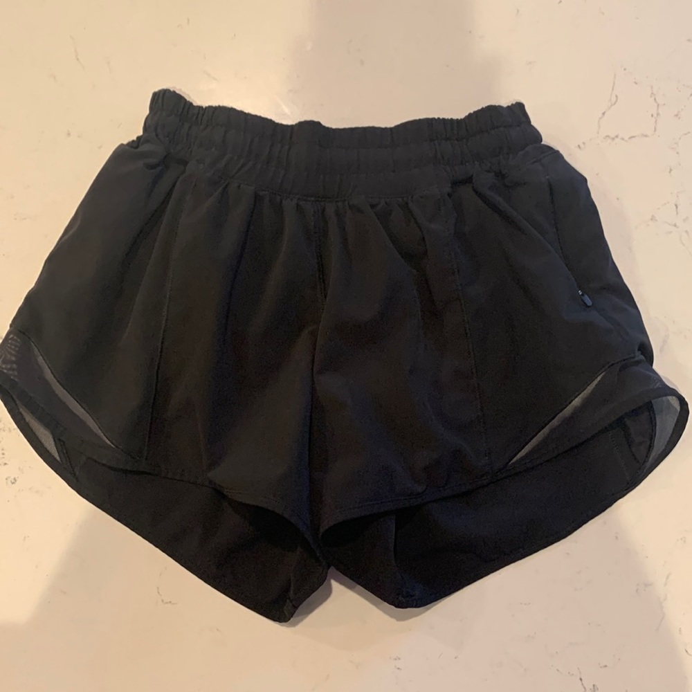Lululemon Hotty hot size 4 tall black shorts